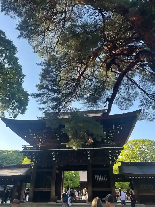 明治神宮の{uncategorized: "未分類", other: "その他", undefined: "問題あり", building: "その他建物", grave: "お墓", sacred_gate: "鳥居", guardian: "狛犬", statue: "像", buddha: "仏像", history: "歴史", nature: "自然", garden: "庭園", animal: "動物", pagoda: "塔", temizu: "手水舎", mountain_gate: "山門・神門", sanctuary: "本殿・本堂", subordinate: "末社・摂社", art: "芸術", scenery: "景色", jizo: "地蔵", ema: "絵馬", goshuin: "御朱印", omikuji: "おみくじ", items: "授与品その他", amulet: "お守り", goshuincho: "御朱印帳", eats: "食事", festival: "お祭り", votive_dance: "神楽", shichigosan: "七五三参", wedding: "結婚式", experience: "体験その他", initially: "初詣", around: "周辺", anti_infection: "感染症対策"}