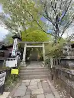 熊野皇大神社の{uncategorized: "未分類", other: "その他", undefined: "問題あり", building: "その他建物", grave: "お墓", sacred_gate: "鳥居", guardian: "狛犬", statue: "像", buddha: "仏像", history: "歴史", nature: "自然", garden: "庭園", animal: "動物", pagoda: "塔", temizu: "手水舎", mountain_gate: "山門・神門", sanctuary: "本殿・本堂", subordinate: "末社・摂社", art: "芸術", scenery: "景色", jizo: "地蔵", ema: "絵馬", goshuin: "御朱印", omikuji: "おみくじ", items: "授与品その他", amulet: "お守り", goshuincho: "御朱印帳", eats: "食事", festival: "お祭り", votive_dance: "神楽", shichigosan: "七五三参", wedding: "結婚式", experience: "体験その他", initially: "初詣", around: "周辺", anti_infection: "感染症対策"}