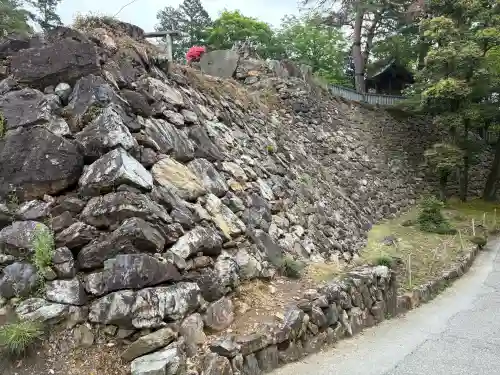 唐澤山神社の{uncategorized: "未分類", other: "その他", undefined: "問題あり", building: "その他建物", grave: "お墓", sacred_gate: "鳥居", guardian: "狛犬", statue: "像", buddha: "仏像", history: "歴史", nature: "自然", garden: "庭園", animal: "動物", pagoda: "塔", temizu: "手水舎", mountain_gate: "山門・神門", sanctuary: "本殿・本堂", subordinate: "末社・摂社", art: "芸術", scenery: "景色", jizo: "地蔵", ema: "絵馬", goshuin: "御朱印", omikuji: "おみくじ", items: "授与品その他", amulet: "お守り", goshuincho: "御朱印帳", eats: "食事", festival: "お祭り", votive_dance: "神楽", shichigosan: "七五三参", wedding: "結婚式", experience: "体験その他", initially: "初詣", around: "周辺", anti_infection: "感染症対策"}