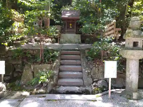 枚岡神社の末社・摂社