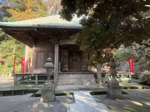 岩殿寺の{uncategorized: "未分類", other: "その他", undefined: "問題あり", building: "その他建物", grave: "お墓", sacred_gate: "鳥居", guardian: "狛犬", statue: "像", buddha: "仏像", history: "歴史", nature: "自然", garden: "庭園", animal: "動物", pagoda: "塔", temizu: "手水舎", mountain_gate: "山門・神門", sanctuary: "本殿・本堂", subordinate: "末社・摂社", art: "芸術", scenery: "景色", jizo: "地蔵", ema: "絵馬", goshuin: "御朱印", omikuji: "おみくじ", items: "授与品その他", amulet: "お守り", goshuincho: "御朱印帳", eats: "食事", festival: "お祭り", votive_dance: "神楽", shichigosan: "七五三参", wedding: "結婚式", experience: "体験その他", initially: "初詣", around: "周辺", anti_infection: "感染症対策"}