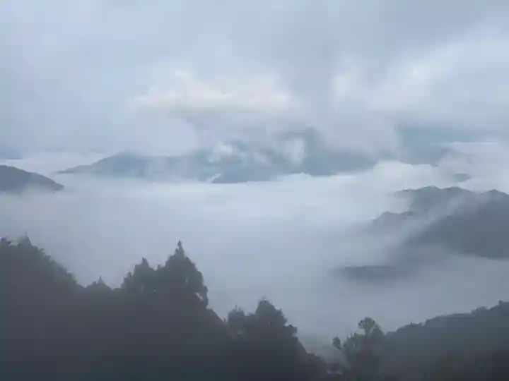 玉置神社の{uncategorized: "未分類", other: "その他", undefined: "問題あり", building: "その他建物", grave: "お墓", sacred_gate: "鳥居", guardian: "狛犬", statue: "像", buddha: "仏像", history: "歴史", nature: "自然", garden: "庭園", animal: "動物", pagoda: "塔", temizu: "手水舎", mountain_gate: "山門・神門", sanctuary: "本殿・本堂", subordinate: "末社・摂社", art: "芸術", scenery: "景色", jizo: "地蔵", ema: "絵馬", goshuin: "御朱印", omikuji: "おみくじ", items: "授与品その他", amulet: "お守り", goshuincho: "御朱印帳", eats: "食事", festival: "お祭り", votive_dance: "神楽", shichigosan: "七五三参", wedding: "結婚式", experience: "体験その他", initially: "初詣", around: "周辺", anti_infection: "感染症対策"}