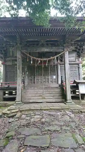 華足寺の本殿