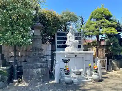 実相院の{uncategorized: "未分類", other: "その他", undefined: "問題あり", building: "その他建物", grave: "お墓", sacred_gate: "鳥居", guardian: "狛犬", statue: "像", buddha: "仏像", history: "歴史", nature: "自然", garden: "庭園", animal: "動物", pagoda: "塔", temizu: "手水舎", mountain_gate: "山門・神門", sanctuary: "本殿・本堂", subordinate: "末社・摂社", art: "芸術", scenery: "景色", jizo: "地蔵", ema: "絵馬", goshuin: "御朱印", omikuji: "おみくじ", items: "授与品その他", amulet: "お守り", goshuincho: "御朱印帳", eats: "食事", festival: "お祭り", votive_dance: "神楽", shichigosan: "七五三参", wedding: "結婚式", experience: "体験その他", initially: "初詣", around: "周辺", anti_infection: "感染症対策"}