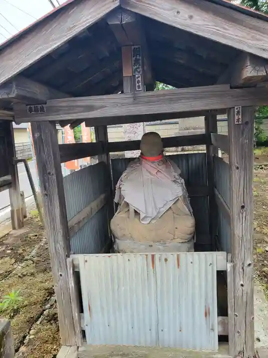 崇真寺(開運犬り切不動尊)の地蔵