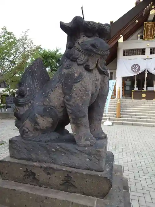 烈々布神社の狛犬