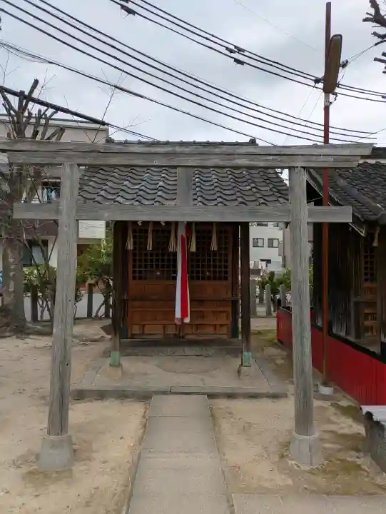 八幡大神宮の{uncategorized: "未分類", other: "その他", undefined: "問題あり", building: "その他建物", grave: "お墓", sacred_gate: "鳥居", guardian: "狛犬", statue: "像", buddha: "仏像", history: "歴史", nature: "自然", garden: "庭園", animal: "動物", pagoda: "塔", temizu: "手水舎", mountain_gate: "山門・神門", sanctuary: "本殿・本堂", subordinate: "末社・摂社", art: "芸術", scenery: "景色", jizo: "地蔵", ema: "絵馬", goshuin: "御朱印", omikuji: "おみくじ", items: "授与品その他", amulet: "お守り", goshuincho: "御朱印帳", eats: "食事", festival: "お祭り", votive_dance: "神楽", shichigosan: "七五三参", wedding: "結婚式", experience: "体験その他", initially: "初詣", around: "周辺", anti_infection: "感染症対策"}