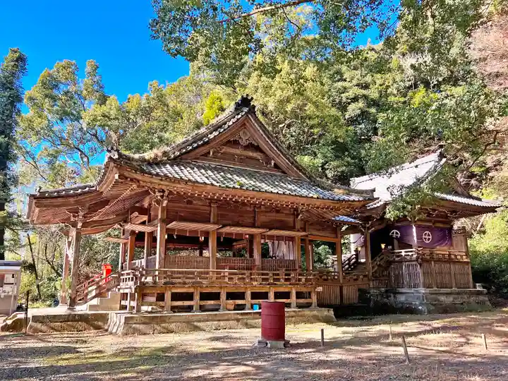精矛神社の本殿・本堂