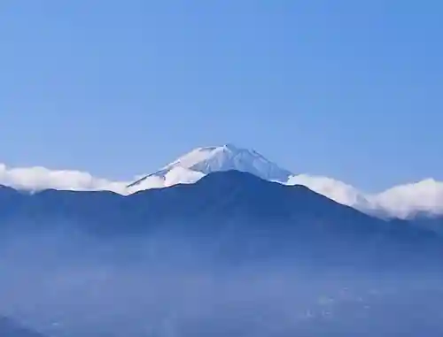 差出磯大嶽山神社 仕事と健康と厄よけの神さまの景色