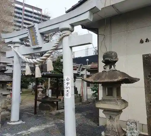 晴門田神社の{uncategorized: "未分類", other: "その他", undefined: "問題あり", building: "その他建物", grave: "お墓", sacred_gate: "鳥居", guardian: "狛犬", statue: "像", buddha: "仏像", history: "歴史", nature: "自然", garden: "庭園", animal: "動物", pagoda: "塔", temizu: "手水舎", mountain_gate: "山門・神門", sanctuary: "本殿・本堂", subordinate: "末社・摂社", art: "芸術", scenery: "景色", jizo: "地蔵", ema: "絵馬", goshuin: "御朱印", omikuji: "おみくじ", items: "授与品その他", amulet: "お守り", goshuincho: "御朱印帳", eats: "食事", festival: "お祭り", votive_dance: "神楽", shichigosan: "七五三参", wedding: "結婚式", experience: "体験その他", initially: "初詣", around: "周辺", anti_infection: "感染症対策"}