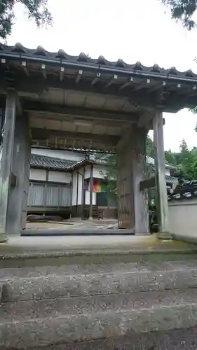 泰平寺の山門