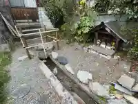 石仏(しんびょうしの霊水)の{uncategorized: "未分類", other: "その他", undefined: "問題あり", building: "その他建物", grave: "お墓", sacred_gate: "鳥居", guardian: "狛犬", statue: "像", buddha: "仏像", history: "歴史", nature: "自然", garden: "庭園", animal: "動物", pagoda: "塔", temizu: "手水舎", mountain_gate: "山門・神門", sanctuary: "本殿・本堂", subordinate: "末社・摂社", art: "芸術", scenery: "景色", jizo: "地蔵", ema: "絵馬", goshuin: "御朱印", omikuji: "おみくじ", items: "授与品その他", amulet: "お守り", goshuincho: "御朱印帳", eats: "食事", festival: "お祭り", votive_dance: "神楽", shichigosan: "七五三参", wedding: "結婚式", experience: "体験その他", initially: "初詣", around: "周辺", anti_infection: "感染症対策"}