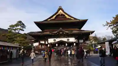 善光寺の本殿・本堂