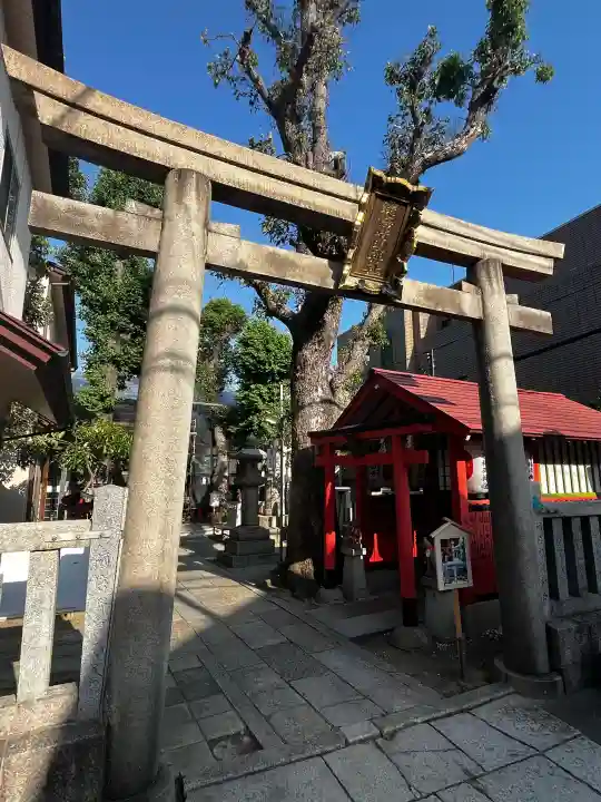 安倍晴明神社(阿倍王子神社境外末社)の{uncategorized: "未分類", other: "その他", undefined: "問題あり", building: "その他建物", grave: "お墓", sacred_gate: "鳥居", guardian: "狛犬", statue: "像", buddha: "仏像", history: "歴史", nature: "自然", garden: "庭園", animal: "動物", pagoda: "塔", temizu: "手水舎", mountain_gate: "山門・神門", sanctuary: "本殿・本堂", subordinate: "末社・摂社", art: "芸術", scenery: "景色", jizo: "地蔵", ema: "絵馬", goshuin: "御朱印", omikuji: "おみくじ", items: "授与品その他", amulet: "お守り", goshuincho: "御朱印帳", eats: "食事", festival: "お祭り", votive_dance: "神楽", shichigosan: "七五三参", wedding: "結婚式", experience: "体験その他", initially: "初詣", around: "周辺", anti_infection: "感染症対策"}