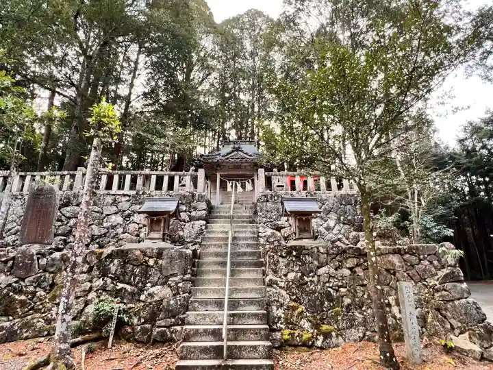 高岡神社の{uncategorized: "未分類", other: "その他", undefined: "問題あり", building: "その他建物", grave: "お墓", sacred_gate: "鳥居", guardian: "狛犬", statue: "像", buddha: "仏像", history: "歴史", nature: "自然", garden: "庭園", animal: "動物", pagoda: "塔", temizu: "手水舎", mountain_gate: "山門・神門", sanctuary: "本殿・本堂", subordinate: "末社・摂社", art: "芸術", scenery: "景色", jizo: "地蔵", ema: "絵馬", goshuin: "御朱印", omikuji: "おみくじ", items: "授与品その他", amulet: "お守り", goshuincho: "御朱印帳", eats: "食事", festival: "お祭り", votive_dance: "神楽", shichigosan: "七五三参", wedding: "結婚式", experience: "体験その他", initially: "初詣", around: "周辺", anti_infection: "感染症対策"}
