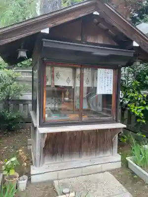 五條天神社の{uncategorized: "未分類", other: "その他", undefined: "問題あり", building: "その他建物", grave: "お墓", sacred_gate: "鳥居", guardian: "狛犬", statue: "像", buddha: "仏像", history: "歴史", nature: "自然", garden: "庭園", animal: "動物", pagoda: "塔", temizu: "手水舎", mountain_gate: "山門・神門", sanctuary: "本殿・本堂", subordinate: "末社・摂社", art: "芸術", scenery: "景色", jizo: "地蔵", ema: "絵馬", goshuin: "御朱印", omikuji: "おみくじ", items: "授与品その他", amulet: "お守り", goshuincho: "御朱印帳", eats: "食事", festival: "お祭り", votive_dance: "神楽", shichigosan: "七五三参", wedding: "結婚式", experience: "体験その他", initially: "初詣", around: "周辺", anti_infection: "感染症対策"}