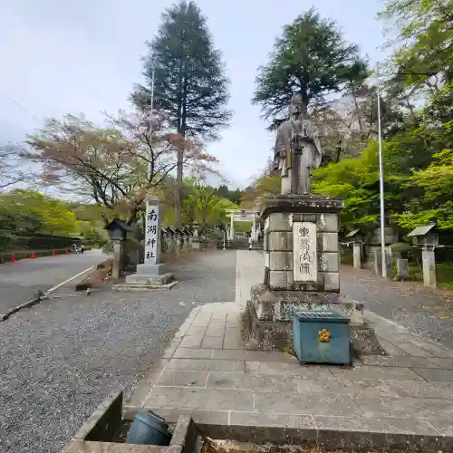 南湖神社の{uncategorized: "未分類", other: "その他", undefined: "問題あり", building: "その他建物", grave: "お墓", sacred_gate: "鳥居", guardian: "狛犬", statue: "像", buddha: "仏像", history: "歴史", nature: "自然", garden: "庭園", animal: "動物", pagoda: "塔", temizu: "手水舎", mountain_gate: "山門・神門", sanctuary: "本殿・本堂", subordinate: "末社・摂社", art: "芸術", scenery: "景色", jizo: "地蔵", ema: "絵馬", goshuin: "御朱印", omikuji: "おみくじ", items: "授与品その他", amulet: "お守り", goshuincho: "御朱印帳", eats: "食事", festival: "お祭り", votive_dance: "神楽", shichigosan: "七五三参", wedding: "結婚式", experience: "体験その他", initially: "初詣", around: "周辺", anti_infection: "感染症対策"}