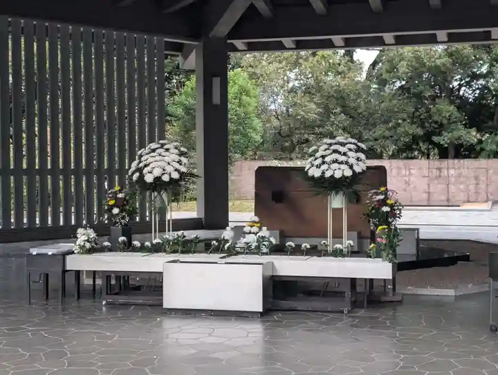 千鳥ヶ淵戦没者墓苑(東京都)