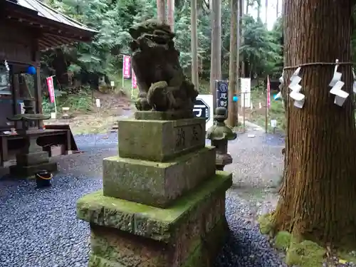 愛宕神社の狛犬