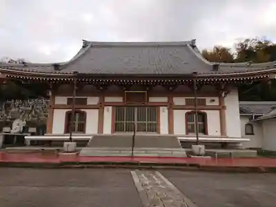 極楽寺の本殿・本堂