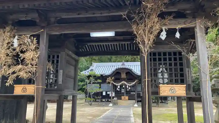 美和神社の山門・神門