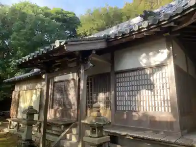 金刀比羅神社の{uncategorized: "未分類", other: "その他", undefined: "問題あり", building: "その他建物", grave: "お墓", sacred_gate: "鳥居", guardian: "狛犬", statue: "像", buddha: "仏像", history: "歴史", nature: "自然", garden: "庭園", animal: "動物", pagoda: "塔", temizu: "手水舎", mountain_gate: "山門・神門", sanctuary: "本殿・本堂", subordinate: "末社・摂社", art: "芸術", scenery: "景色", jizo: "地蔵", ema: "絵馬", goshuin: "御朱印", omikuji: "おみくじ", items: "授与品その他", amulet: "お守り", goshuincho: "御朱印帳", eats: "食事", festival: "お祭り", votive_dance: "神楽", shichigosan: "七五三参", wedding: "結婚式", experience: "体験その他", initially: "初詣", around: "周辺", anti_infection: "感染症対策"}