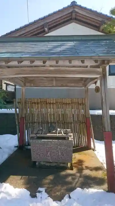 多禰寺の手水舎