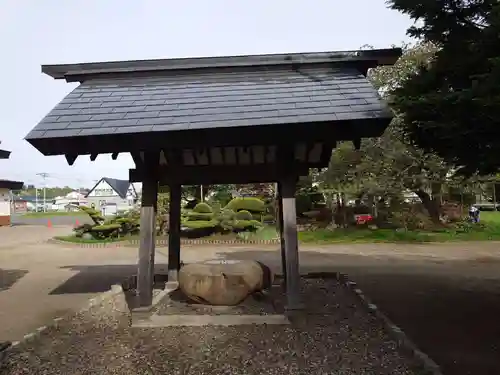 女満別神社の手水