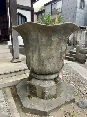 本寿寺の{uncategorized: "未分類", other: "その他", undefined: "問題あり", building: "その他建物", grave: "お墓", sacred_gate: "鳥居", guardian: "狛犬", statue: "像", buddha: "仏像", history: "歴史", nature: "自然", garden: "庭園", animal: "動物", pagoda: "塔", temizu: "手水舎", mountain_gate: "山門・神門", sanctuary: "本殿・本堂", subordinate: "末社・摂社", art: "芸術", scenery: "景色", jizo: "地蔵", ema: "絵馬", goshuin: "御朱印", omikuji: "おみくじ", items: "授与品その他", amulet: "お守り", goshuincho: "御朱印帳", eats: "食事", festival: "お祭り", votive_dance: "神楽", shichigosan: "七五三参", wedding: "結婚式", experience: "体験その他", initially: "初詣", around: "周辺", anti_infection: "感染症対策"}