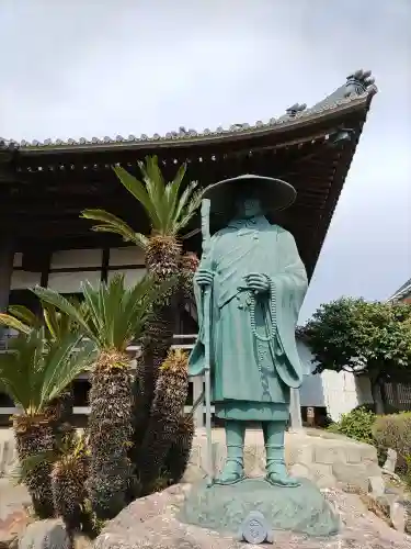 蓮念寺の像