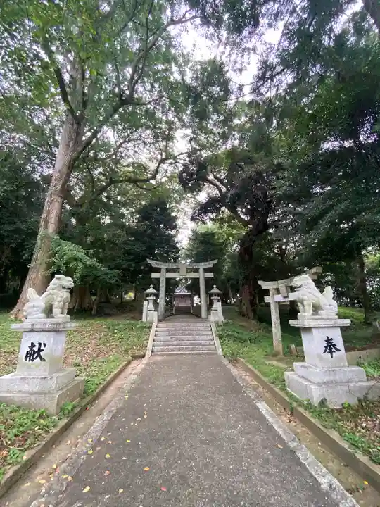 光岡八幡宮の狛犬