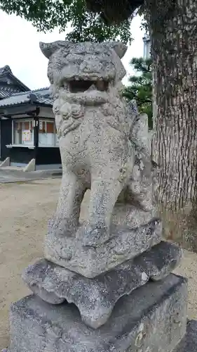 興除神社の狛犬