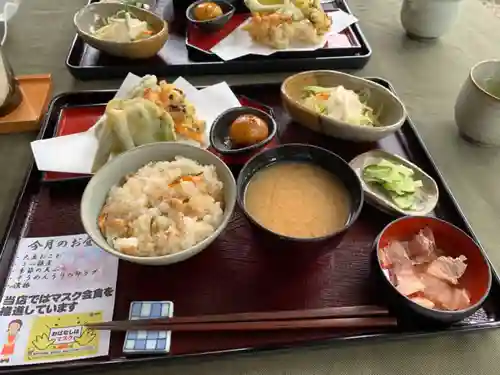 須波阿湏疑神社の食事