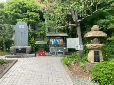 大船観音寺の{uncategorized: "未分類", other: "その他", undefined: "問題あり", building: "その他建物", grave: "お墓", sacred_gate: "鳥居", guardian: "狛犬", statue: "像", buddha: "仏像", history: "歴史", nature: "自然", garden: "庭園", animal: "動物", pagoda: "塔", temizu: "手水舎", mountain_gate: "山門・神門", sanctuary: "本殿・本堂", subordinate: "末社・摂社", art: "芸術", scenery: "景色", jizo: "地蔵", ema: "絵馬", goshuin: "御朱印", omikuji: "おみくじ", items: "授与品その他", amulet: "お守り", goshuincho: "御朱印帳", eats: "食事", festival: "お祭り", votive_dance: "神楽", shichigosan: "七五三参", wedding: "結婚式", experience: "体験その他", initially: "初詣", around: "周辺", anti_infection: "感染症対策"}