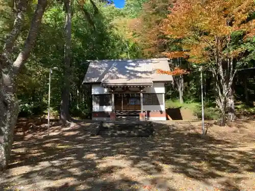 温根湯神社の本殿