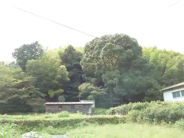 上黒川諏訪神社の周辺