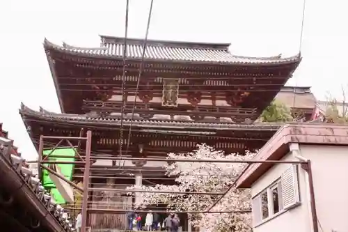 金峯山寺の山門