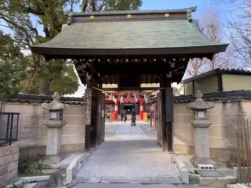 呉服神社の山門