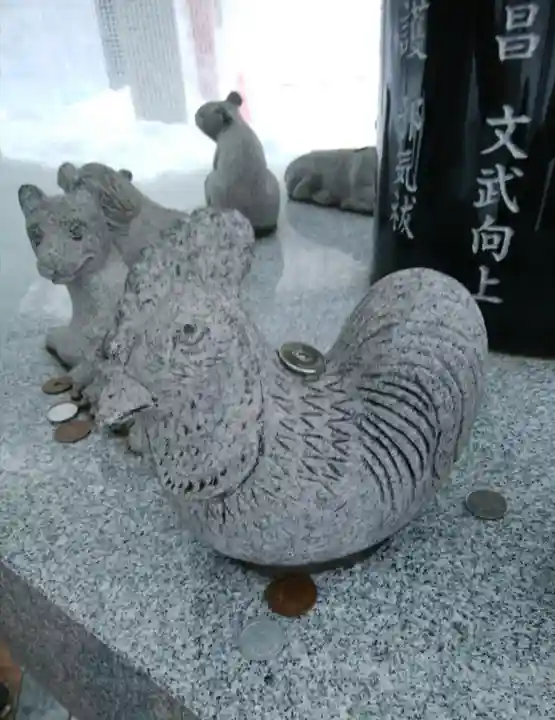 新川皇大神社の像