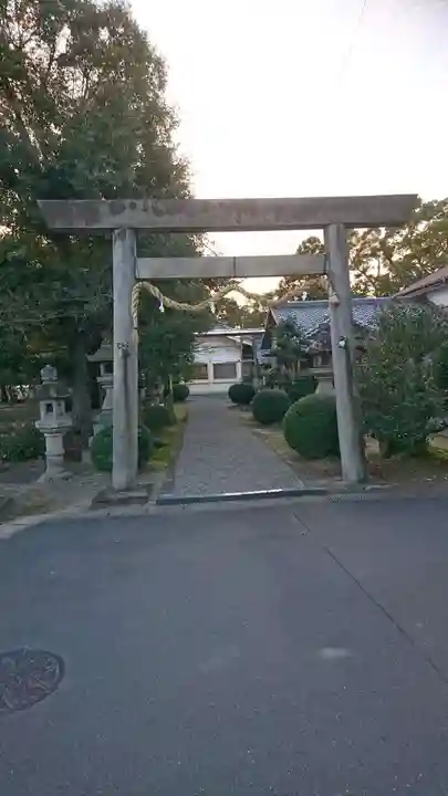 津嶋神社(萩原町西御堂)の鳥居
