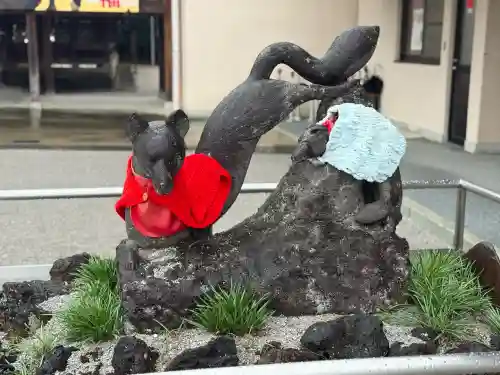 箭弓稲荷神社の{uncategorized: "未分類", other: "その他", undefined: "問題あり", building: "その他建物", grave: "お墓", sacred_gate: "鳥居", guardian: "狛犬", statue: "像", buddha: "仏像", history: "歴史", nature: "自然", garden: "庭園", animal: "動物", pagoda: "塔", temizu: "手水舎", mountain_gate: "山門・神門", sanctuary: "本殿・本堂", subordinate: "末社・摂社", art: "芸術", scenery: "景色", jizo: "地蔵", ema: "絵馬", goshuin: "御朱印", omikuji: "おみくじ", items: "授与品その他", amulet: "お守り", goshuincho: "御朱印帳", eats: "食事", festival: "お祭り", votive_dance: "神楽", shichigosan: "七五三参", wedding: "結婚式", experience: "体験その他", initially: "初詣", around: "周辺", anti_infection: "感染症対策"}