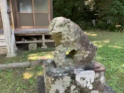 諏訪神社の狛犬