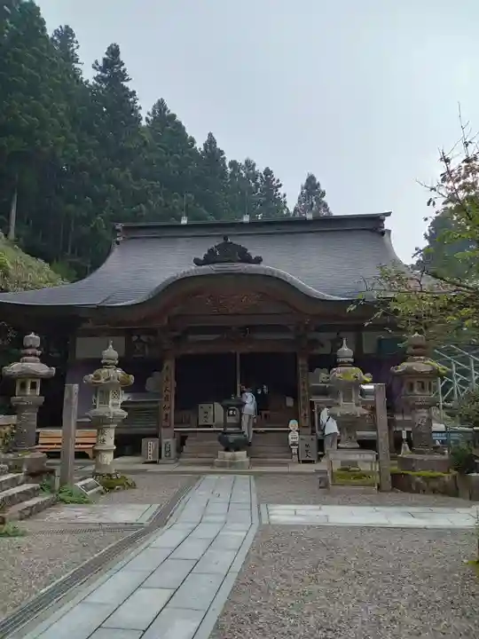 横峰寺の本殿・本堂