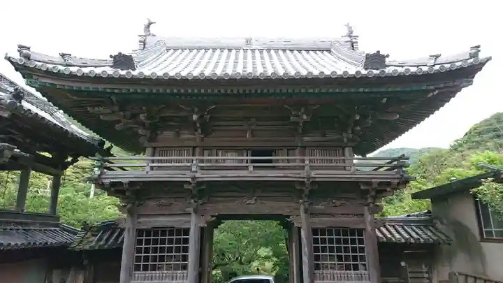 報恩講寺の山門・神門