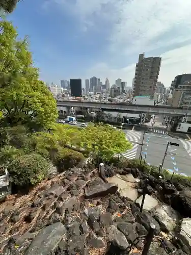 品川神社の{uncategorized: "未分類", other: "その他", undefined: "問題あり", building: "その他建物", grave: "お墓", sacred_gate: "鳥居", guardian: "狛犬", statue: "像", buddha: "仏像", history: "歴史", nature: "自然", garden: "庭園", animal: "動物", pagoda: "塔", temizu: "手水舎", mountain_gate: "山門・神門", sanctuary: "本殿・本堂", subordinate: "末社・摂社", art: "芸術", scenery: "景色", jizo: "地蔵", ema: "絵馬", goshuin: "御朱印", omikuji: "おみくじ", items: "授与品その他", amulet: "お守り", goshuincho: "御朱印帳", eats: "食事", festival: "お祭り", votive_dance: "神楽", shichigosan: "七五三参", wedding: "結婚式", experience: "体験その他", initially: "初詣", around: "周辺", anti_infection: "感染症対策"}