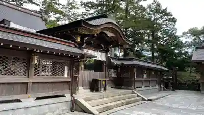 田村神社の本殿・本堂