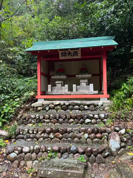 目の霊山 油山寺の地蔵