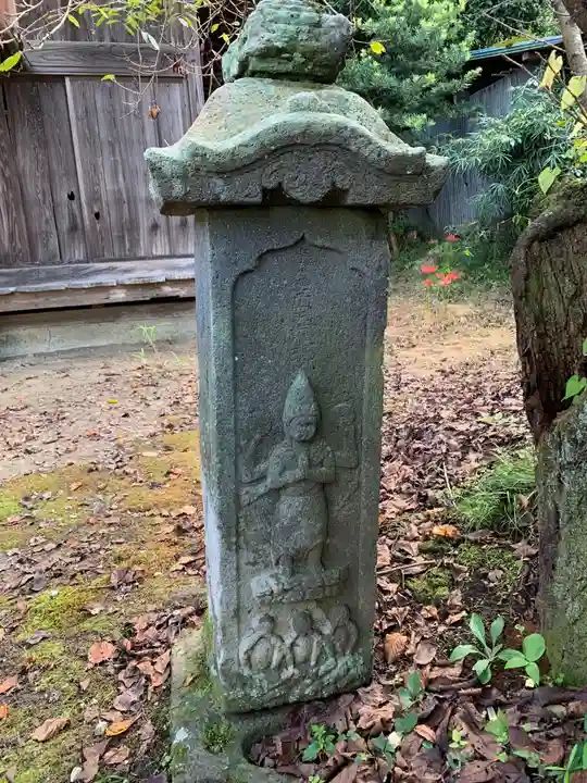神明神社の塔