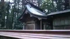 海士部神社の本殿