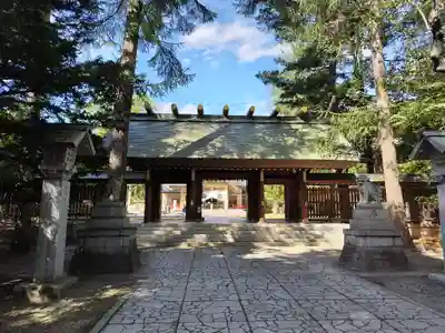 帯廣神社の山門・神門